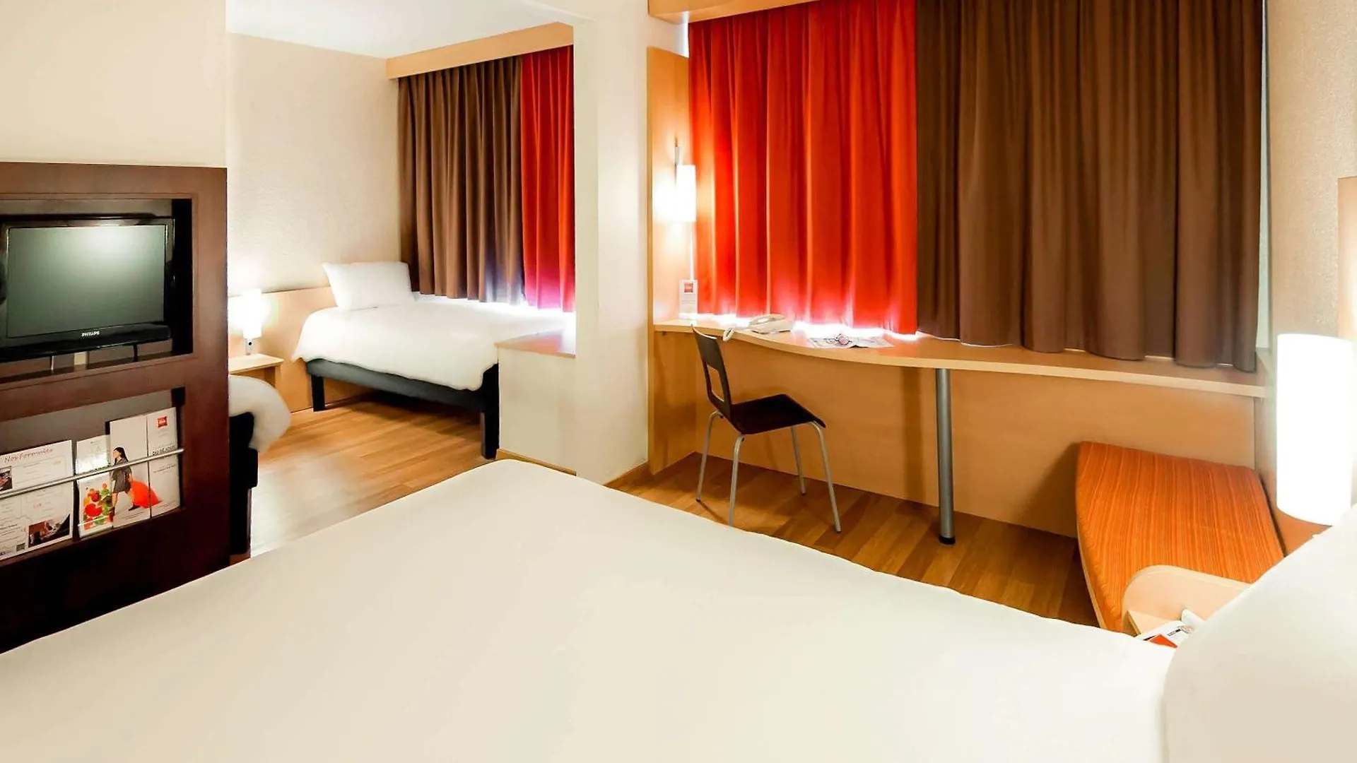 ibis Vannes 3*,